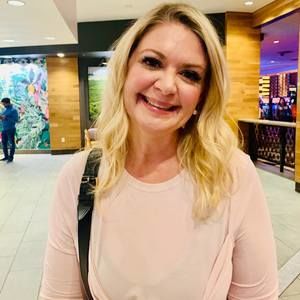 Meet your Posher, Candace